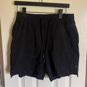 lululemon License to Train Lined 7” shirt BLACK MEDIUM